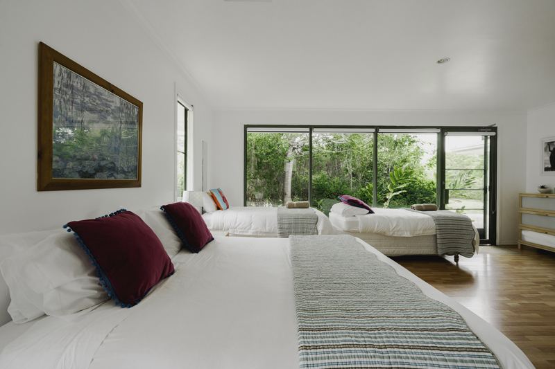 Bedroom with a view to the garden